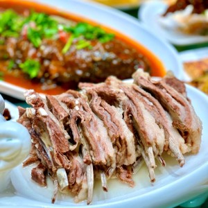 手抓羊肉：回归本味的草原哲学